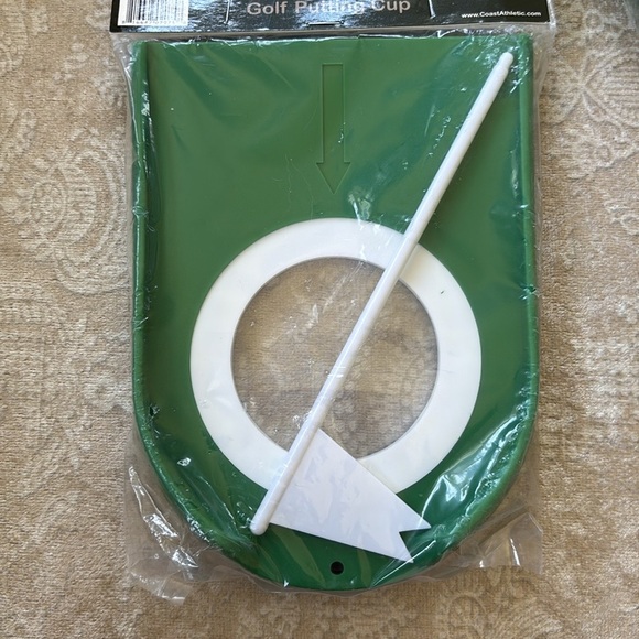 Brand New Aviat Golf Practice Putting Cup Portable Set of 6 Colorful Golf Balls - Picture 4 of 6